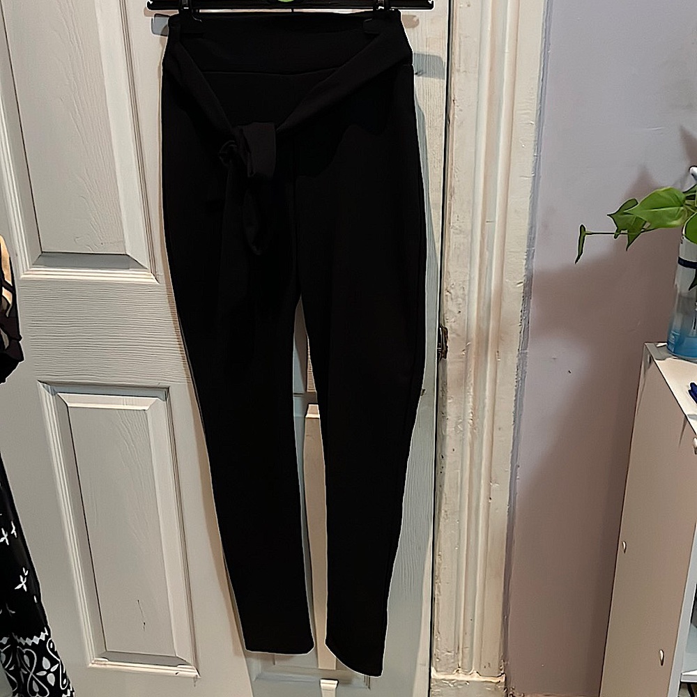 Windsor black tie waist